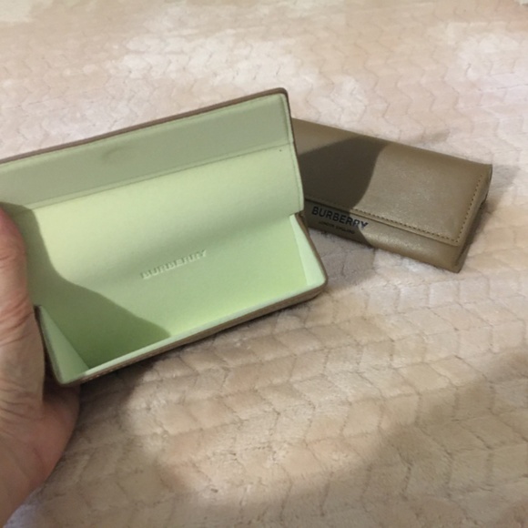 Burberry bundle of sunglasses/eyeglasses cases, new cleaning cloth & box - Picture 6 of 9
